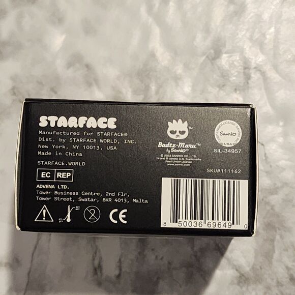 Sanrio Badtz-maru x Starface Big Compact w/ Mirror & 32 Acne Patches Hello Kitty - Picture 7 of 7